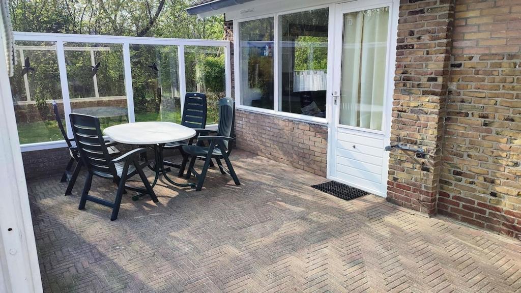 Vakantiehuis Hollum Ameland Dichtbij Strand En Met Ruime Tuin - Ameland39 Nl Extérieur photo