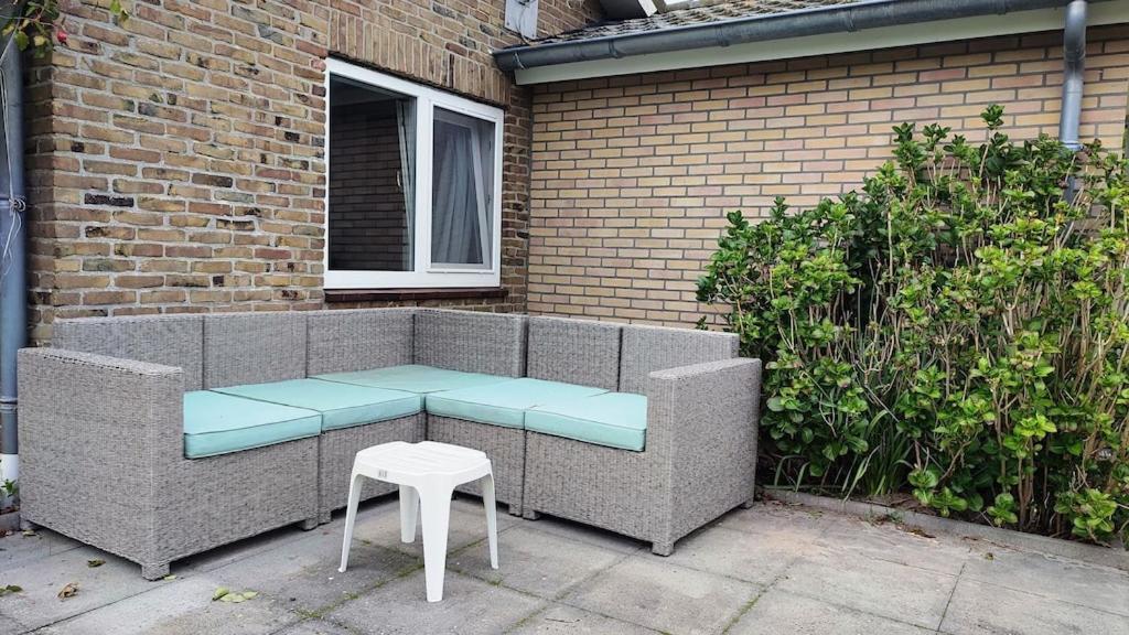 Vakantiehuis Hollum Ameland Dichtbij Strand En Met Ruime Tuin - Ameland39 Nl Extérieur photo